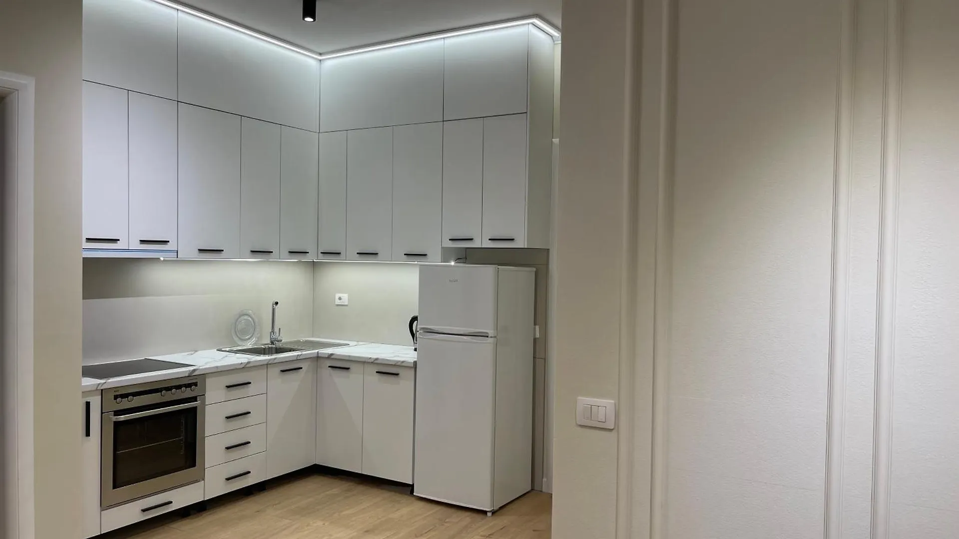 Apartamento Hideaway In The Heart Of Tirana 0*,